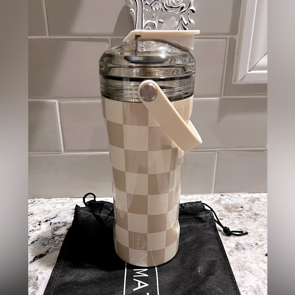 Brumate tan checker shaker